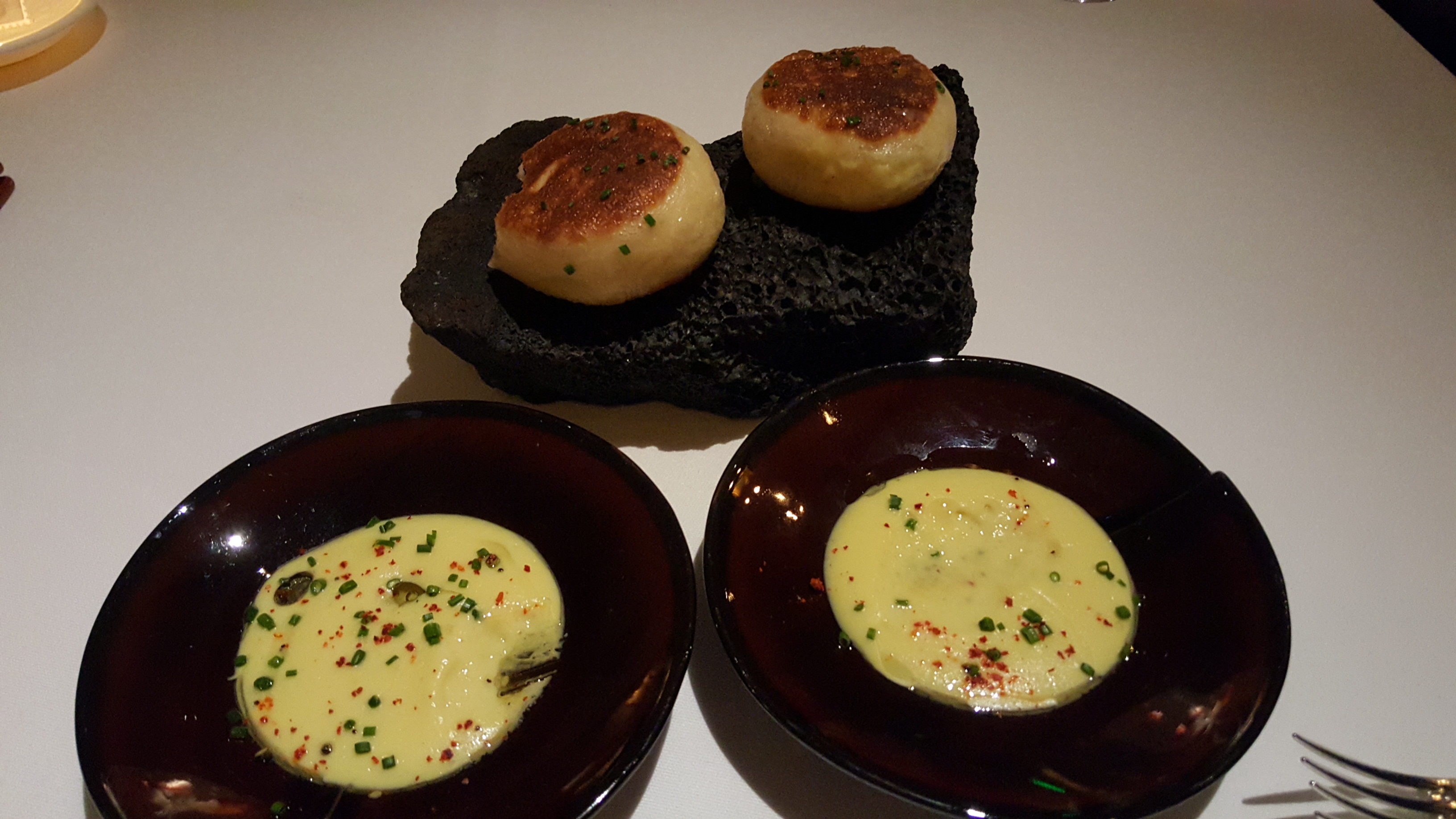 Nan Bun With Lentil Mousse