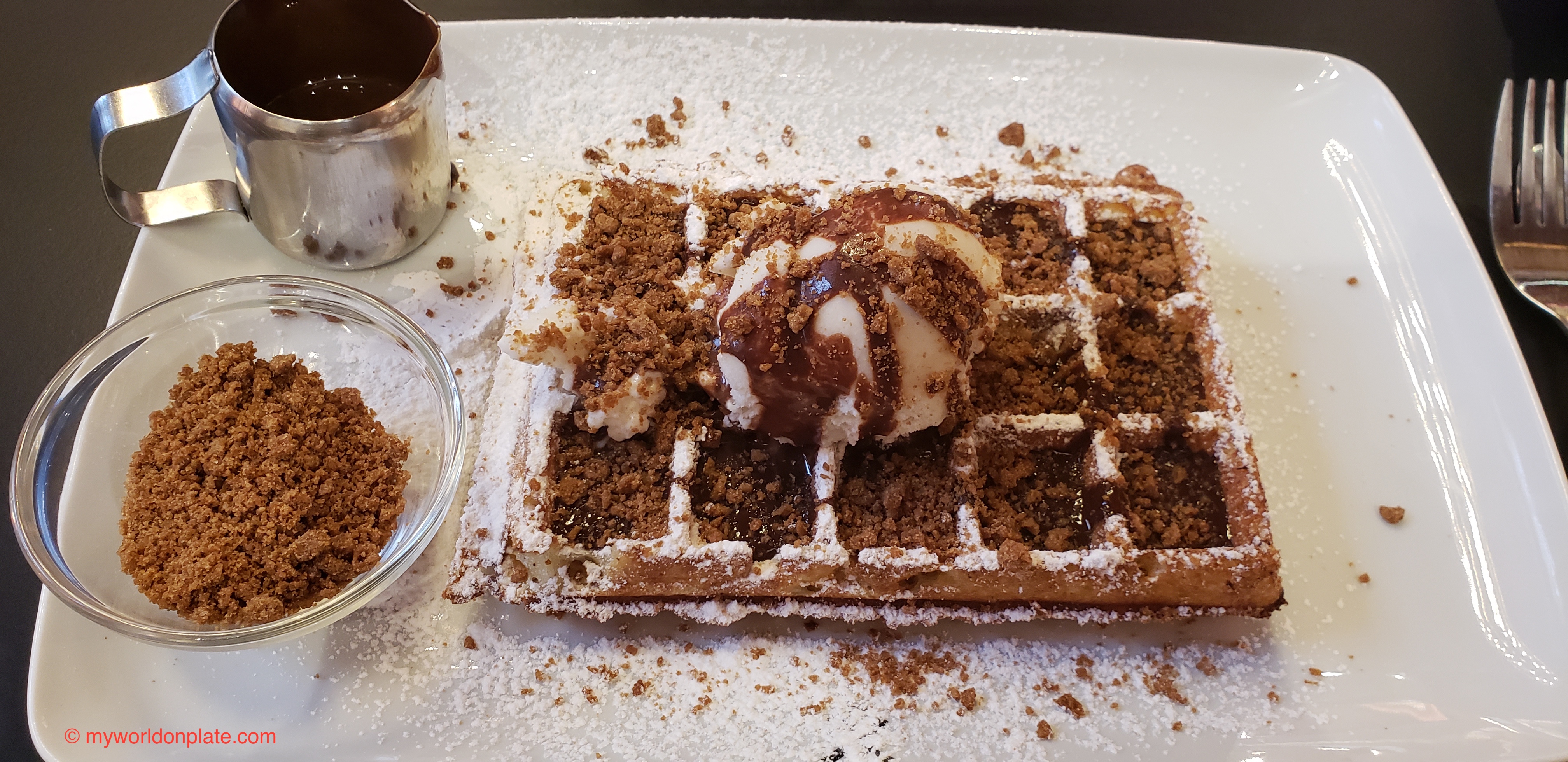 Waffles Speculoos And Vanilla Ice Cream